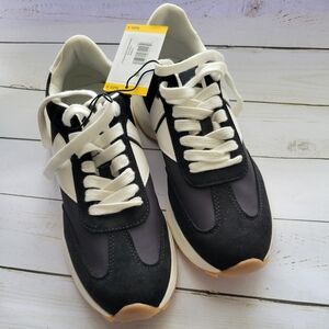 Steve Madden Kendrix Ladies Black and White Retro Sneakers‎